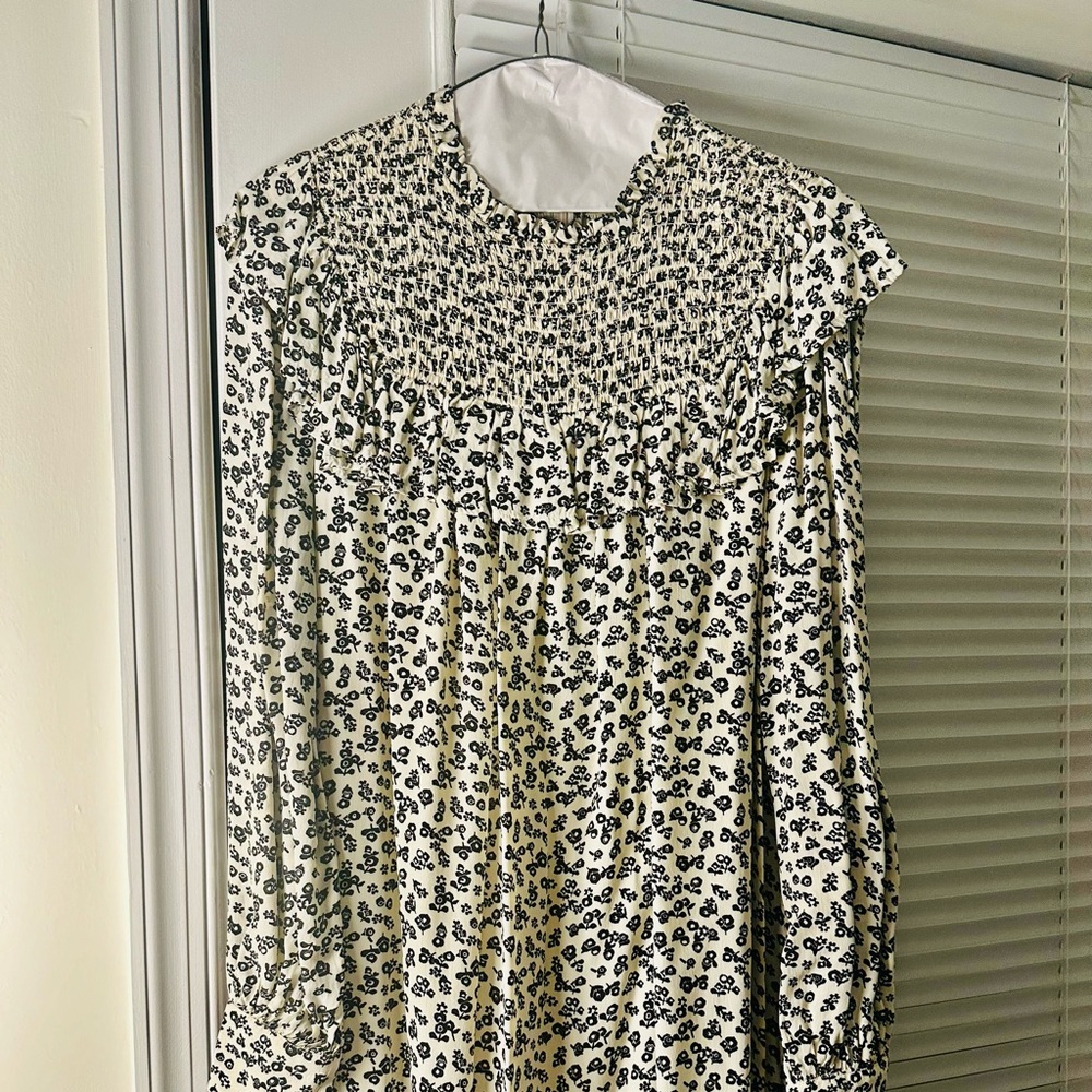 White and black dress excellent condition!!